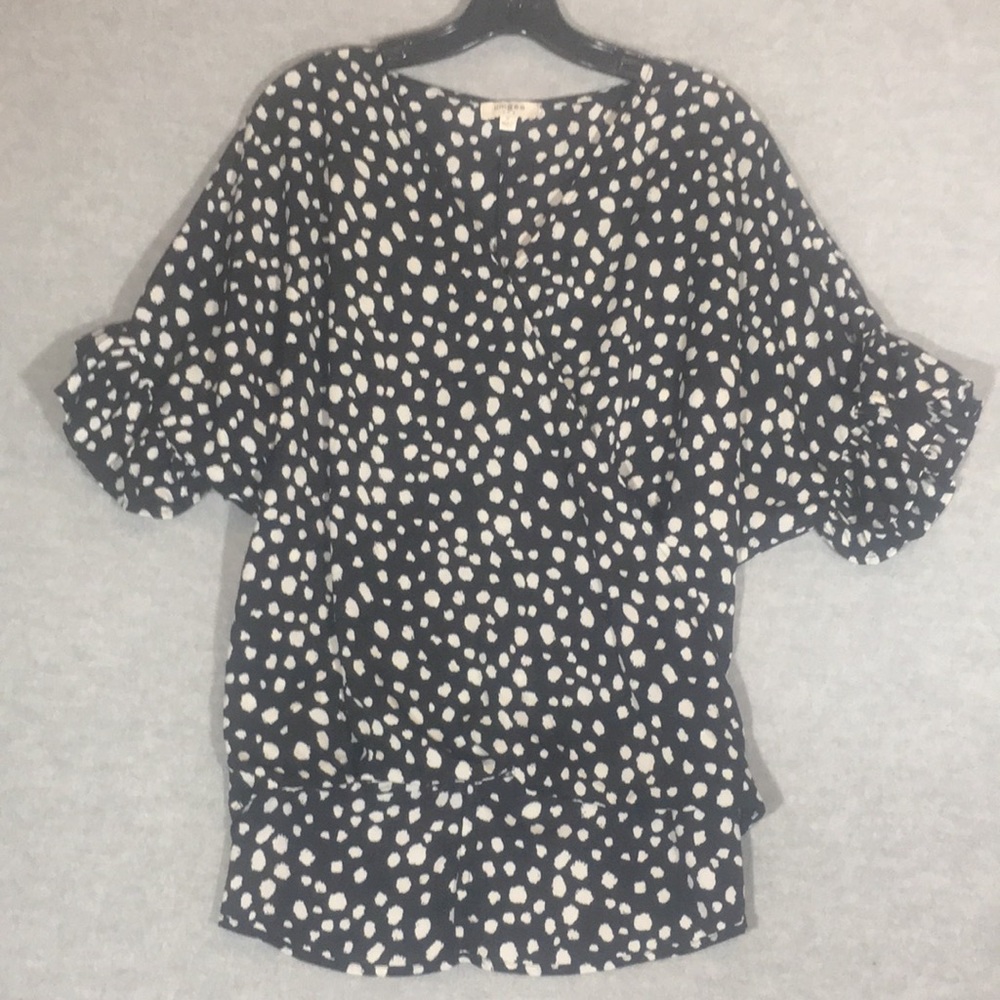 UMGEE Cross-Over Front w/Snap Dolmen Sleeve w/Feminine Ruffle HiLo Hem Oversized